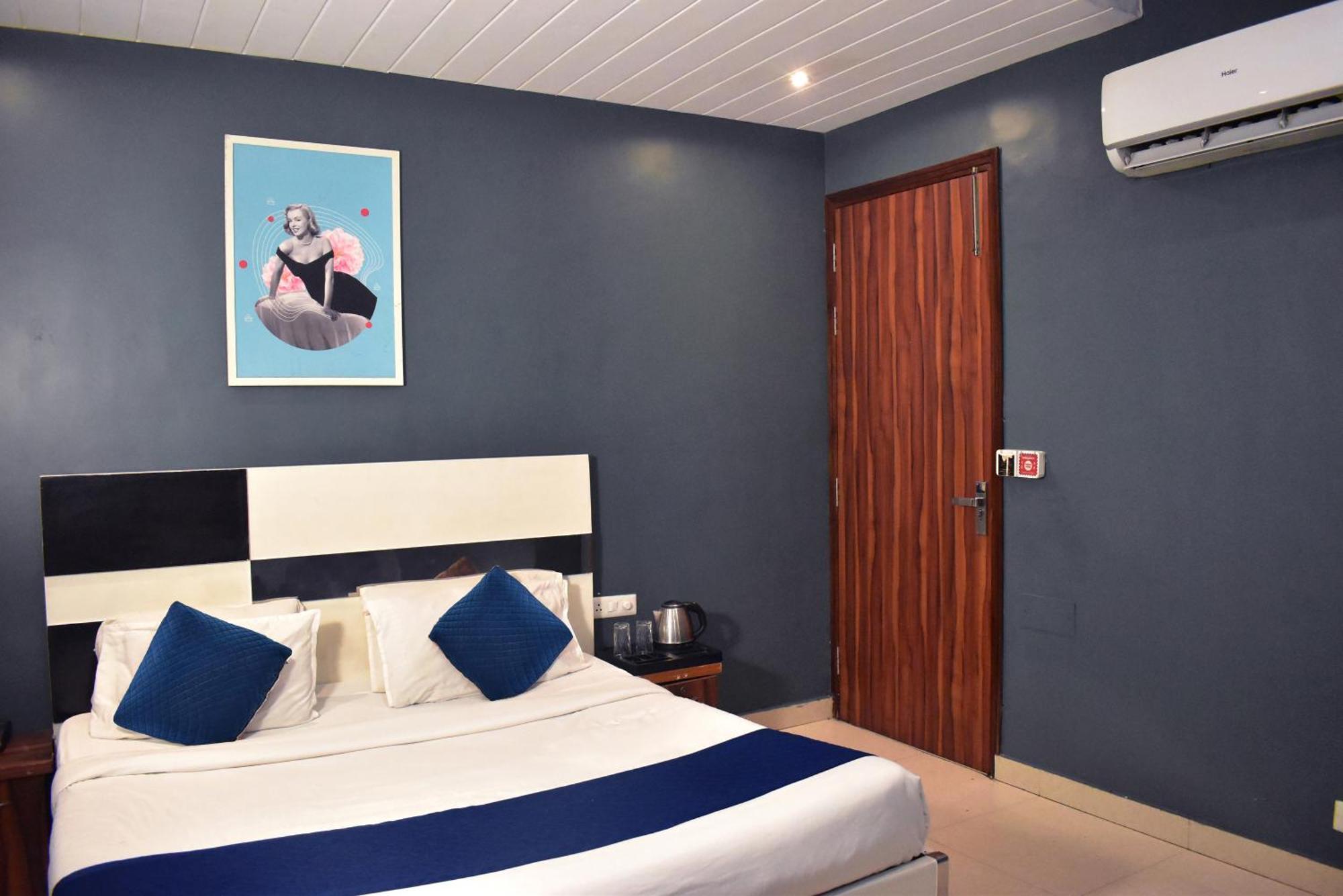 Qotel Hotel Church House Rohini Sector 15 Delhi  Dış mekan fotoğraf